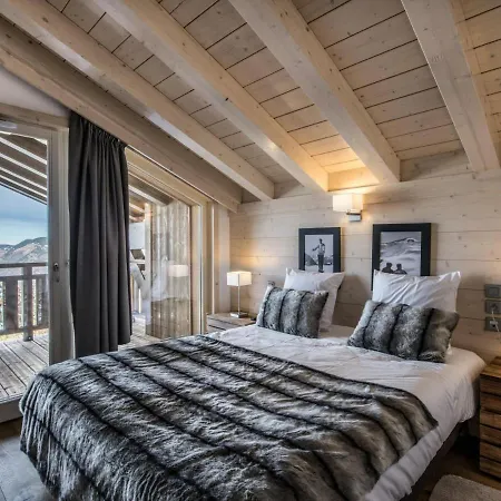 Superbe T5 Spacieux Avec Parking A Moriond Courchevel
